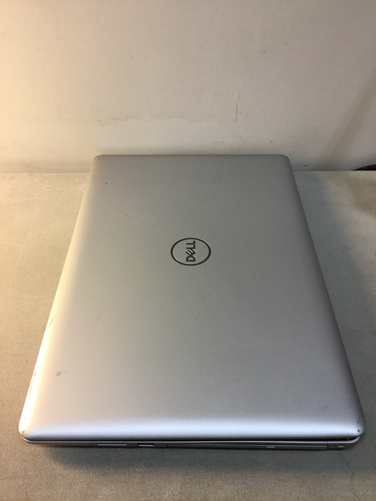 Dell Inspiron 17 5767 – FHD – i7-8600U – 4GB – NO HD