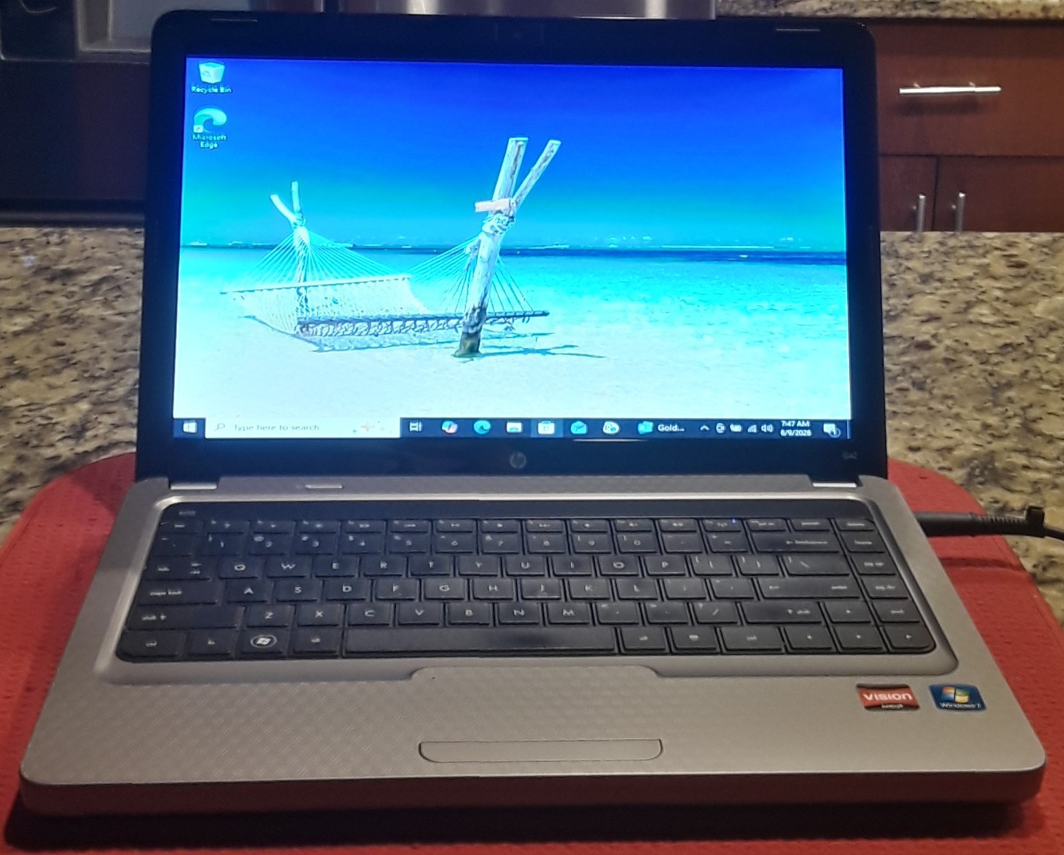 HP Laptop G42- AMD Athlon dual core 2.2GHz DVD 8GB Ram 500gb HDD Windows 10 PRO