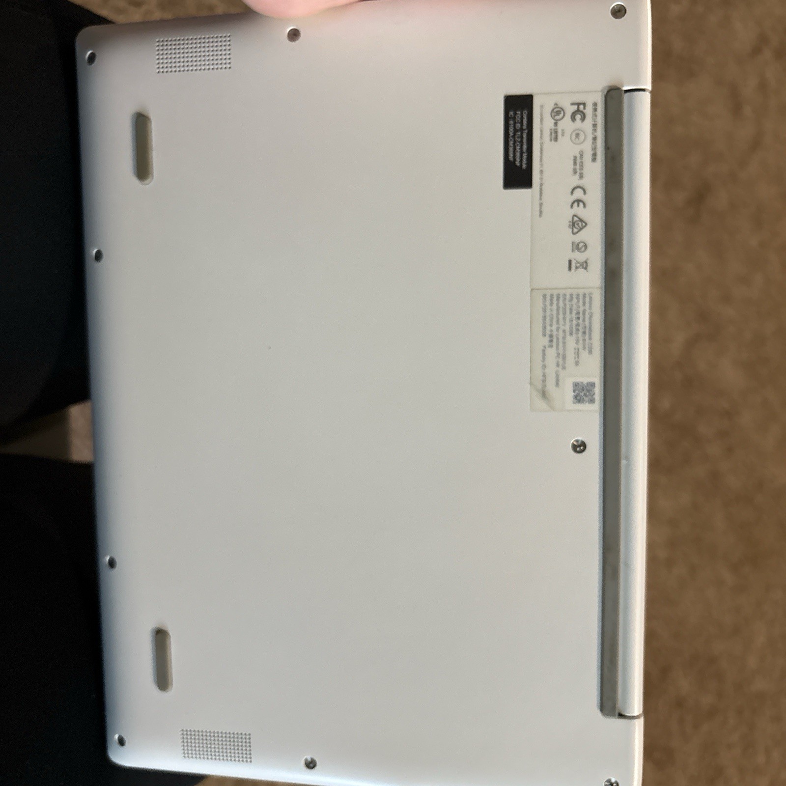 White Lenovo Chromebook Laptop with Charger. Folds Flat, In Very Good Condition