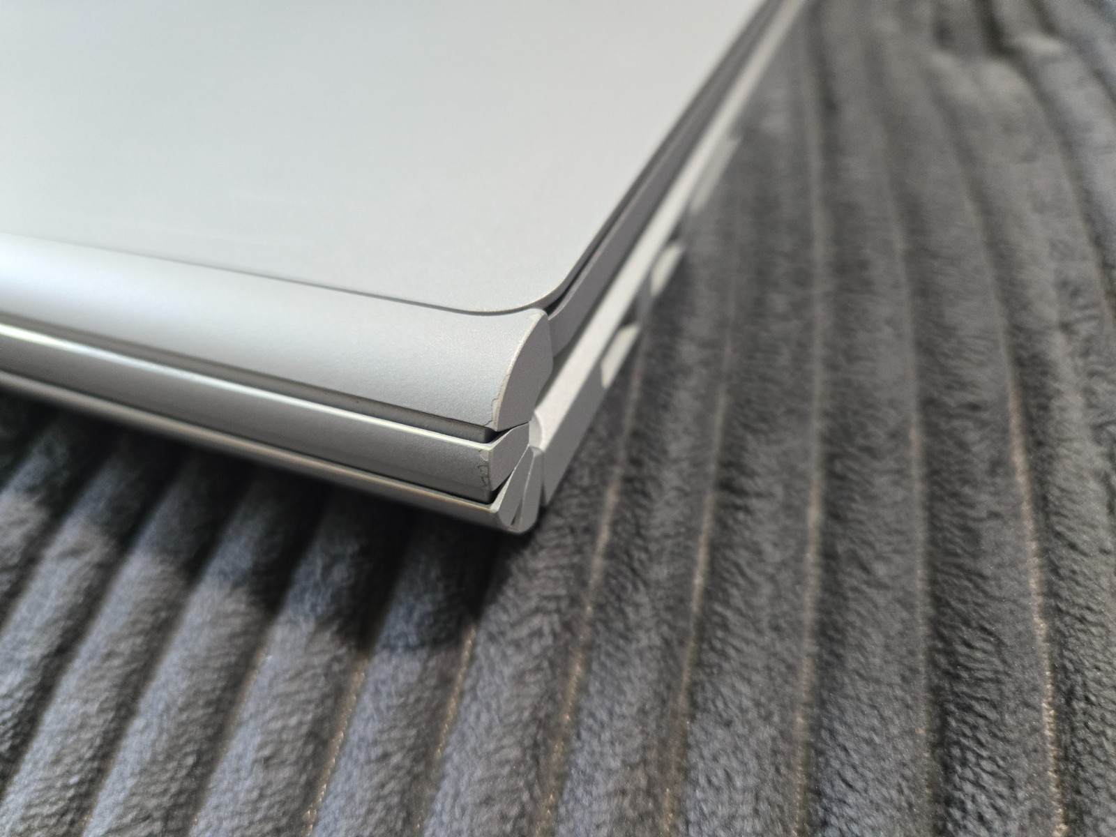 Microsoft Surface Book 3 15″ (256GB SSD, Intel i7-1065G7 GTX 1660 Ti 16GB RAM)