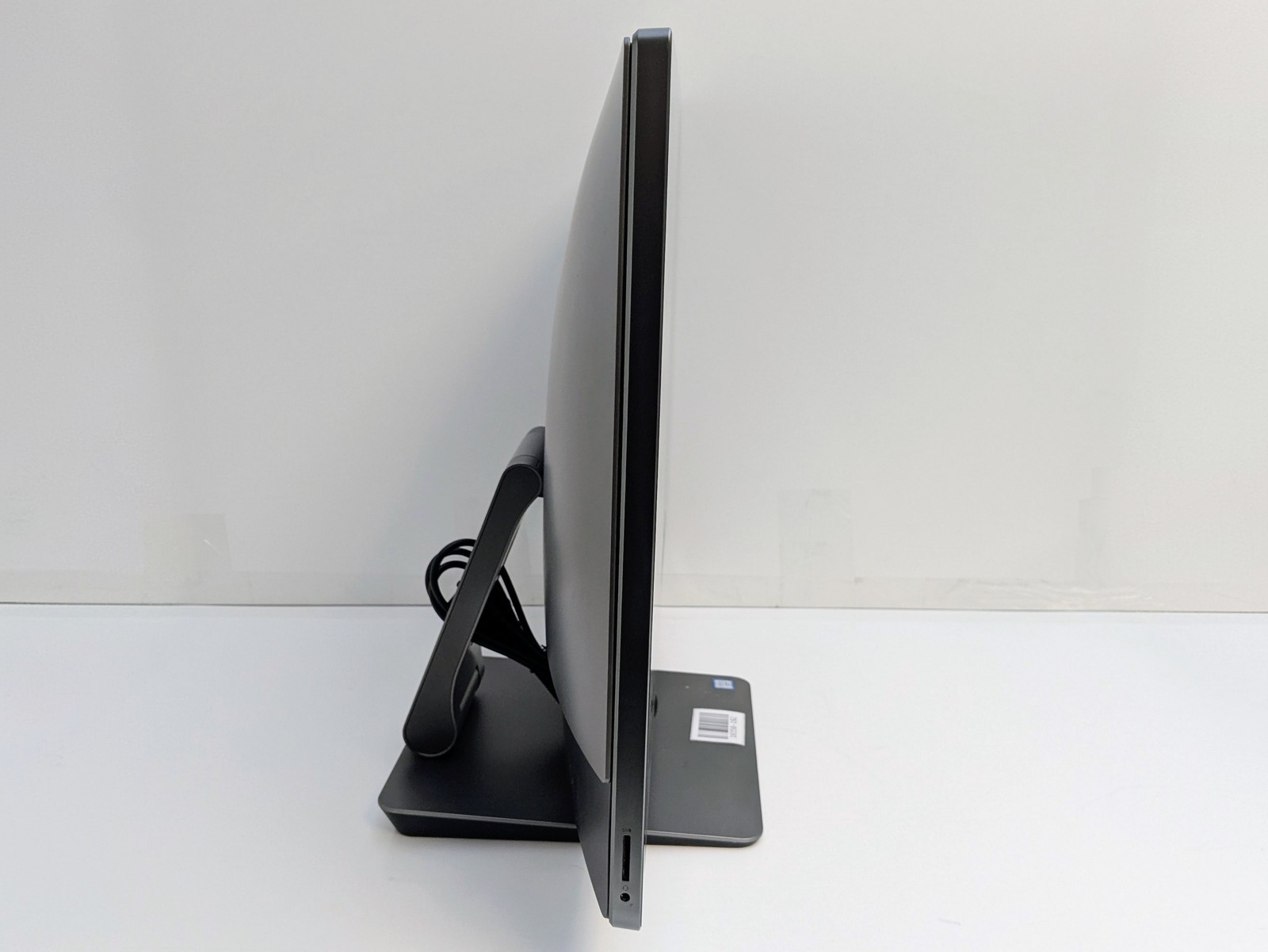 Dell Precision 5720 AIO 27″ UHD 4K Touch XEON E3-1275 V6 512GB SSD 32GB W11P