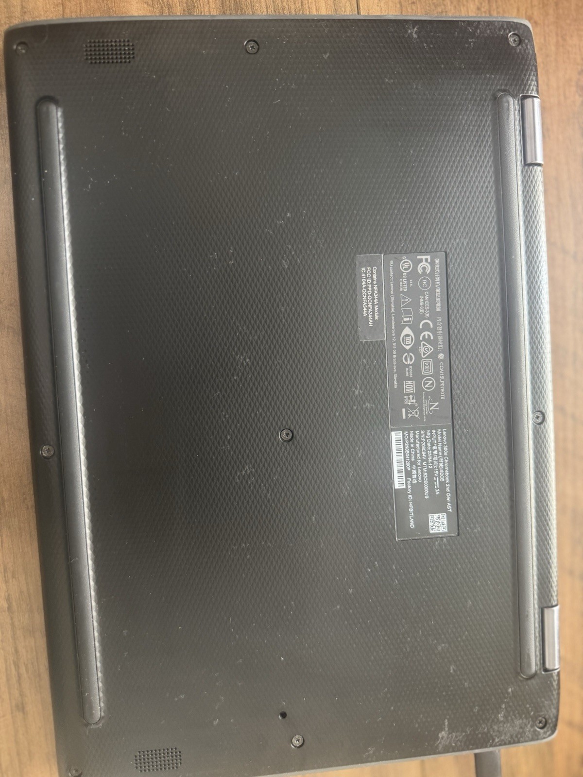 Touch screen Lenovo 300e Chromebook 2nd Gen AST 82CE with charger.