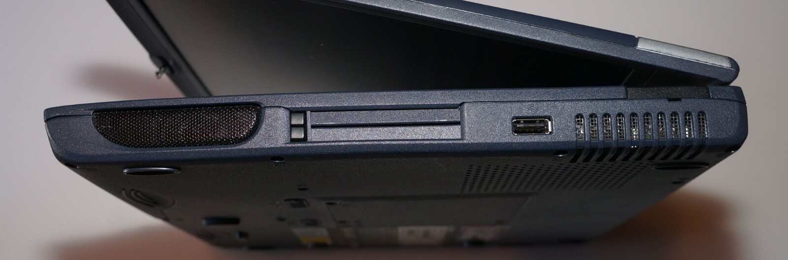 Toshiba Satellite 1000-S157 30GB HDD, 768MB RAM, Celeron 1GHZ READ