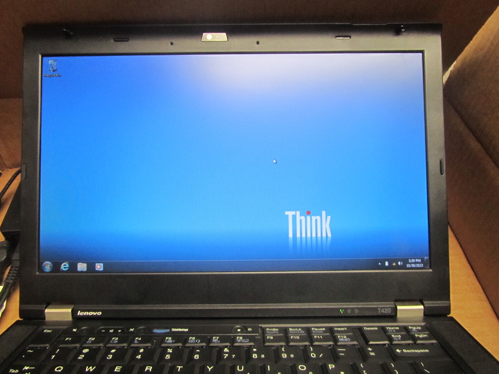 Used ThinkPad T420 i5-2520M 8GB RAM, NEW 1 TB SSD, 14″ 1366×768 LCD, Win 7 Pro64