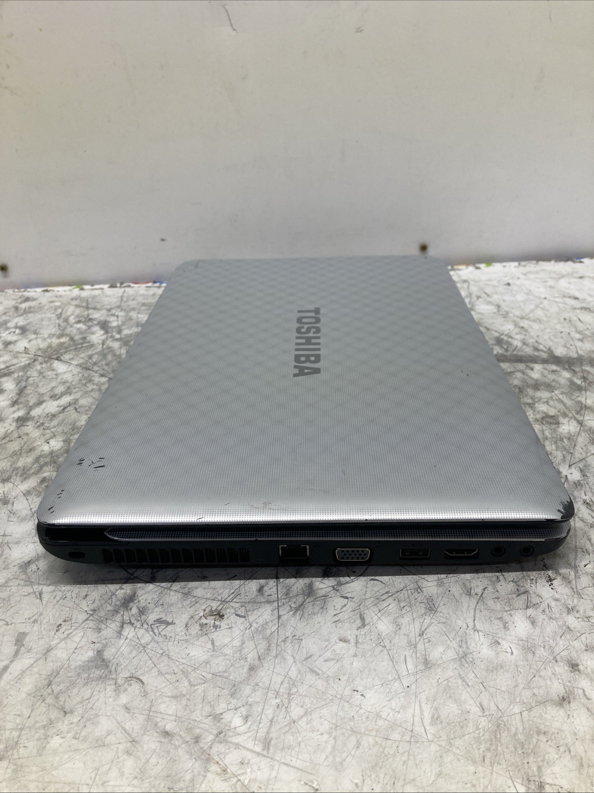 Toshiba Satellite L755-S5151 i3-2350M 2.30GHz 4GB no HDD Boot to BIOS