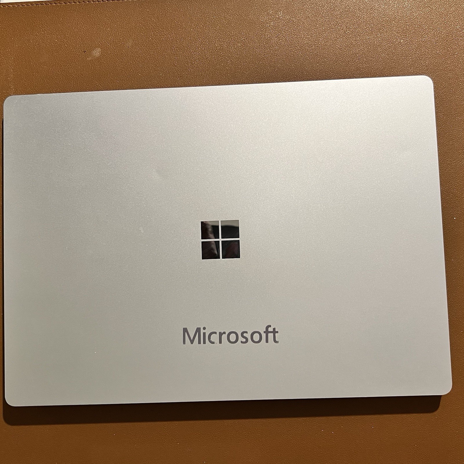 Microsoft Surface Laptop 4 Touchscreen 15″ AMD Ryzen 7 – 8GB RAM 238GB SSD