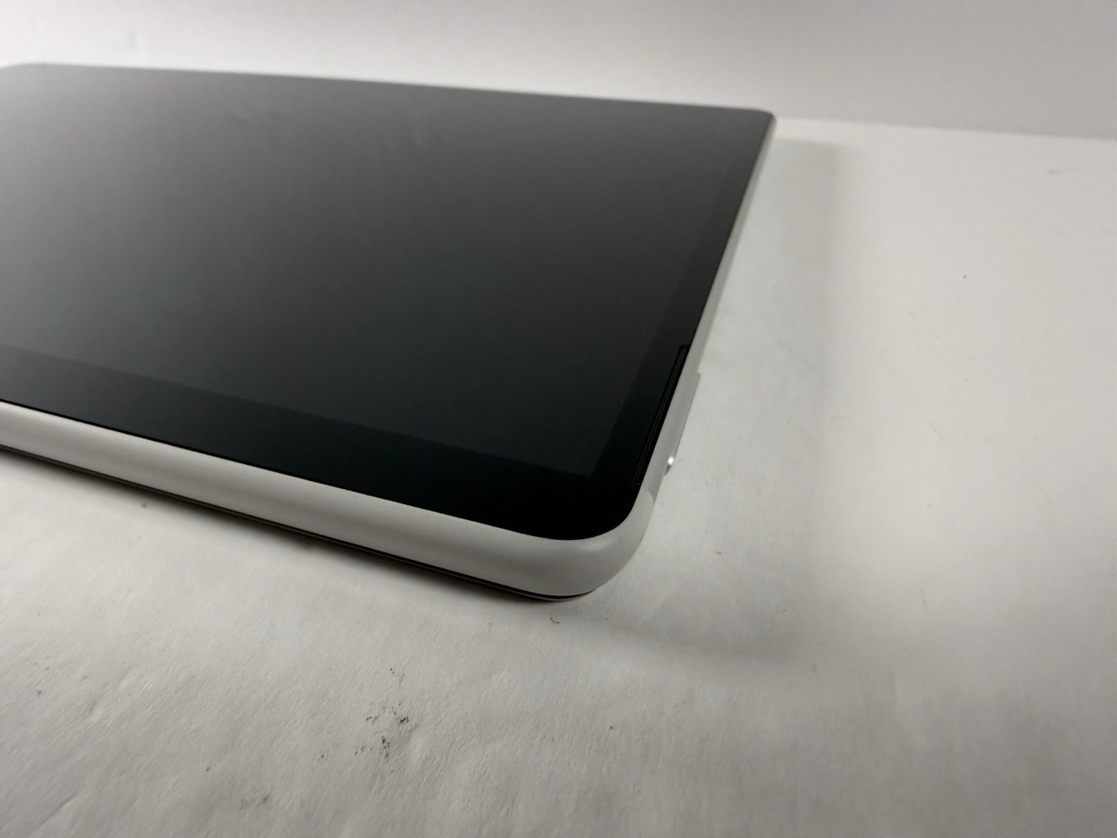 Microsoft Surface Pro 8 (1982) i5-1145G7 – 16GB RAM – 256GB 120Hz – Win 11 Pro