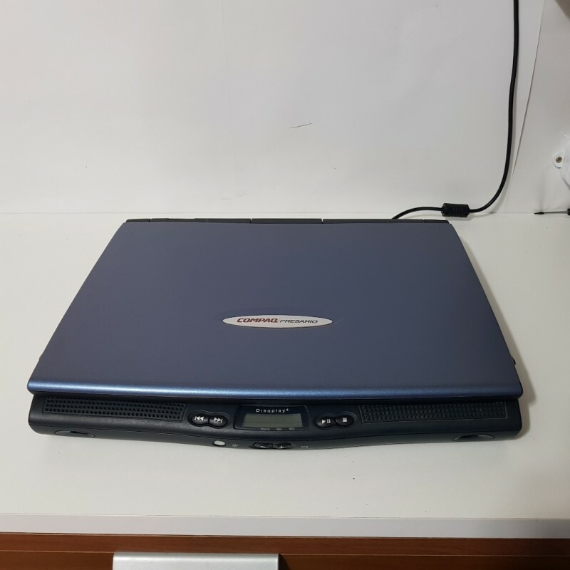 Notebook Portatile PC funzionante WINDOWS 98 Seriale FLOPPY OLD GAMES 21008