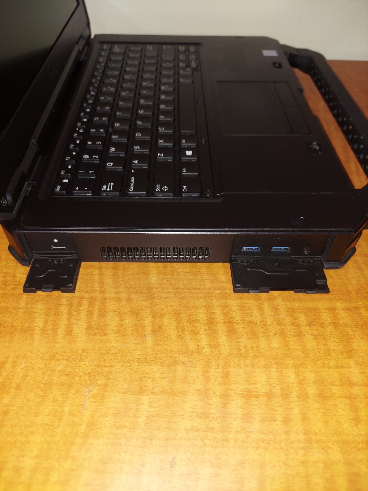 Dell Latitude 5424 Rugged i7-8650U 8GB 512GB SSD 14′ Touch Screen RGB Camera