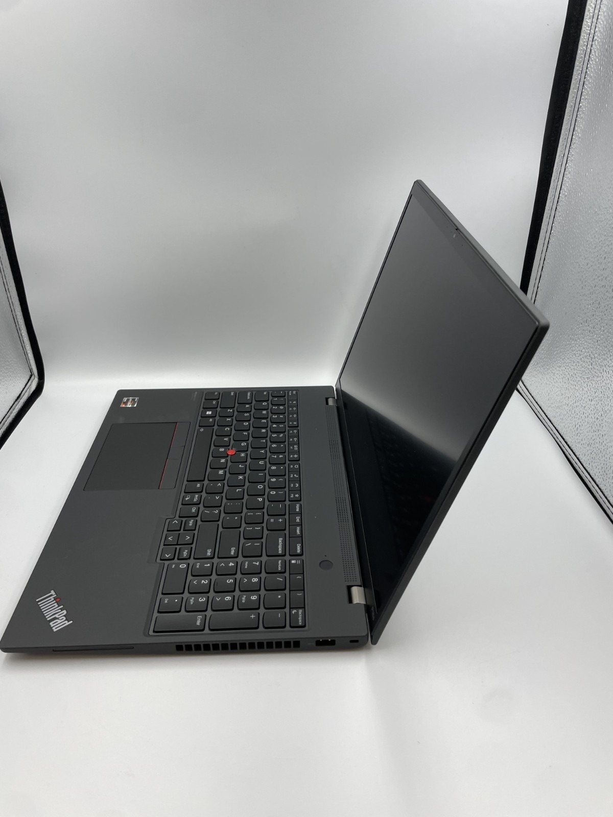 Lenovo Thinkpad P16s Gen1 16″ Laptop AMD Ryzen7 Pro 6850U, 16GB RAM, 512GB SSD