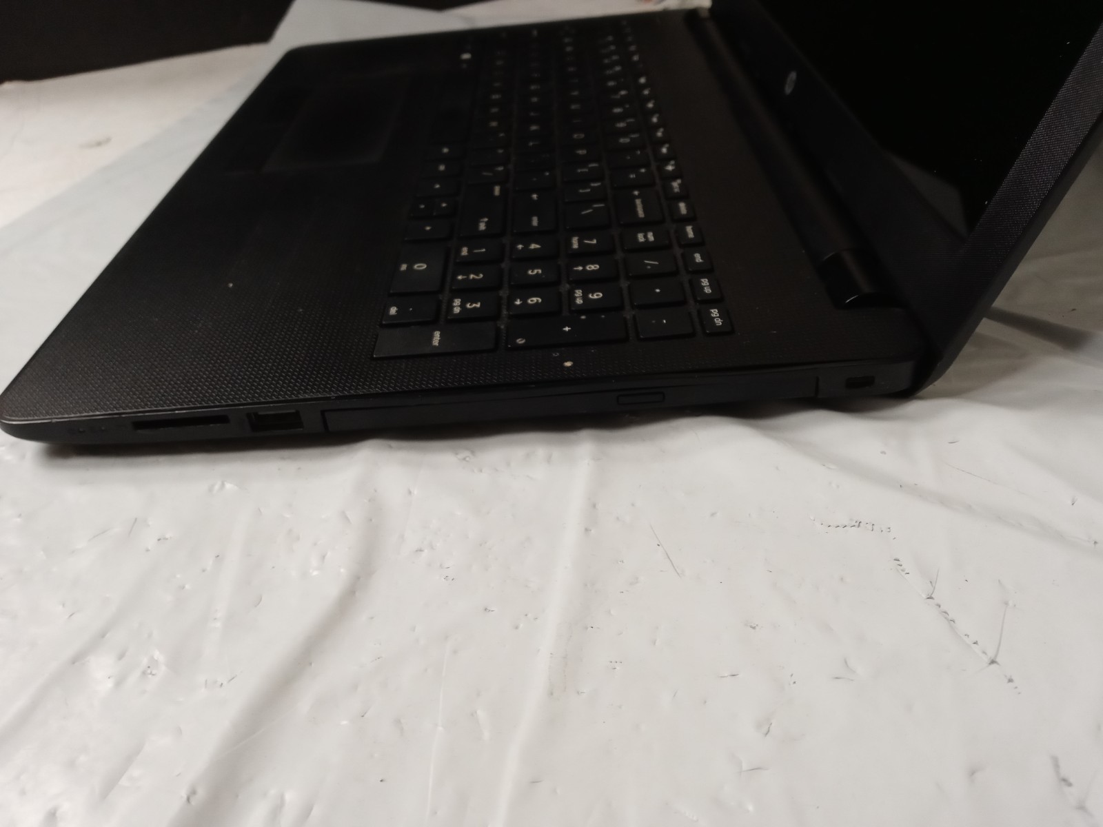 HP Laptop 15-BW0XX AMD A12-9720P 2700MHz 8 GB NO HDD NO OS