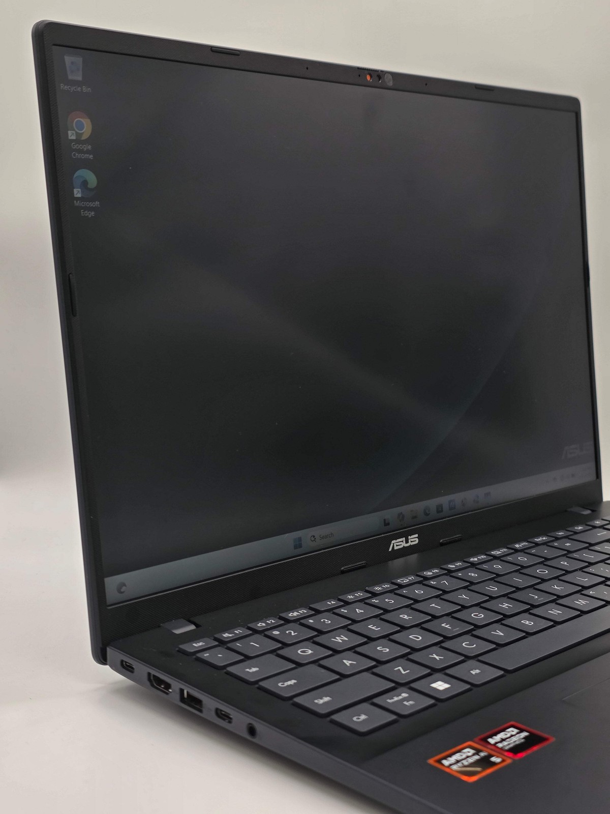 Asus VivoBook 16 Ryzen AI 5 16GB RAM 512GB SSD 15.6″ Laptop Used