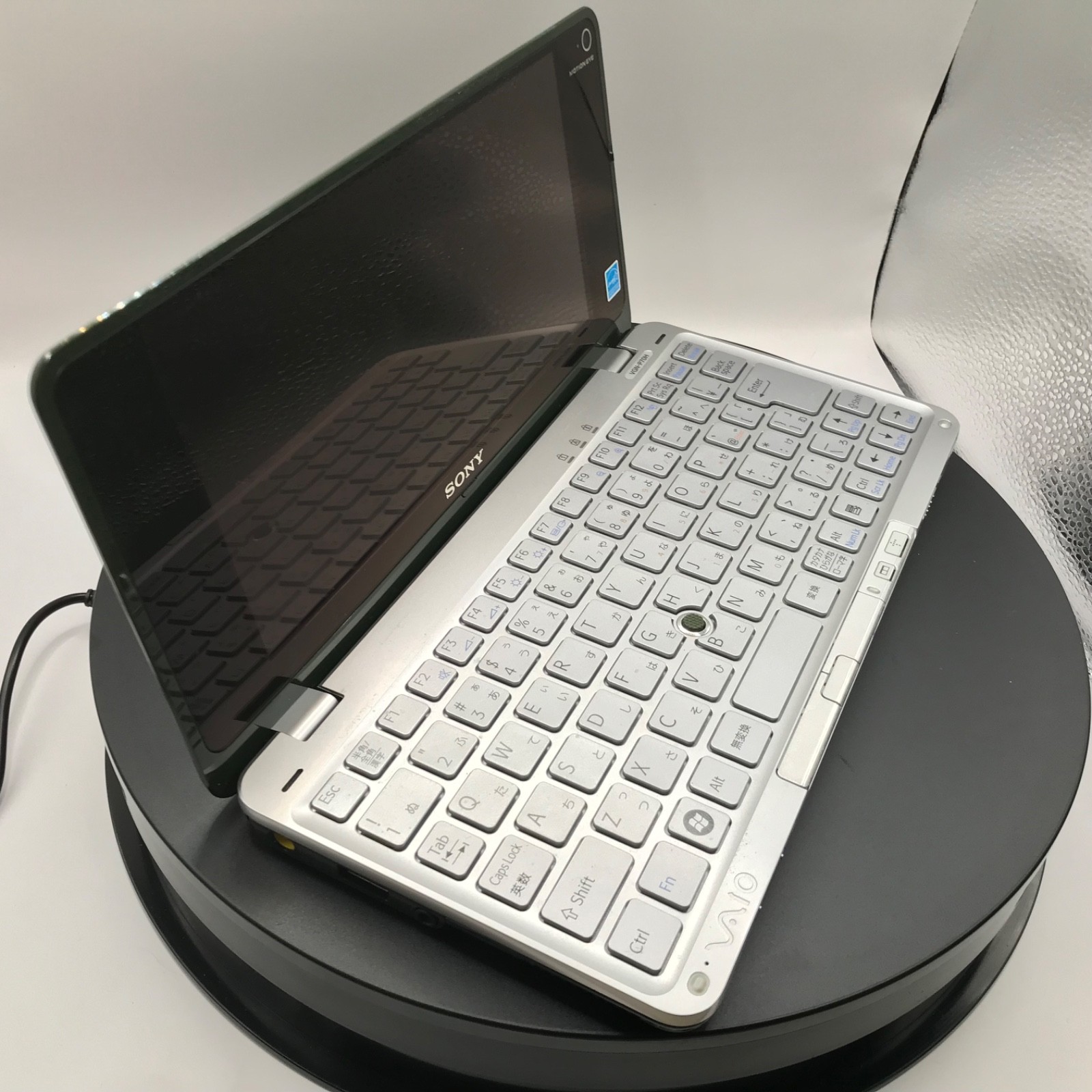 SONY VAIO type P White VGN-P70H RAM 2GB Intel Atom Z520 1.33GHz Vista Home Basic
