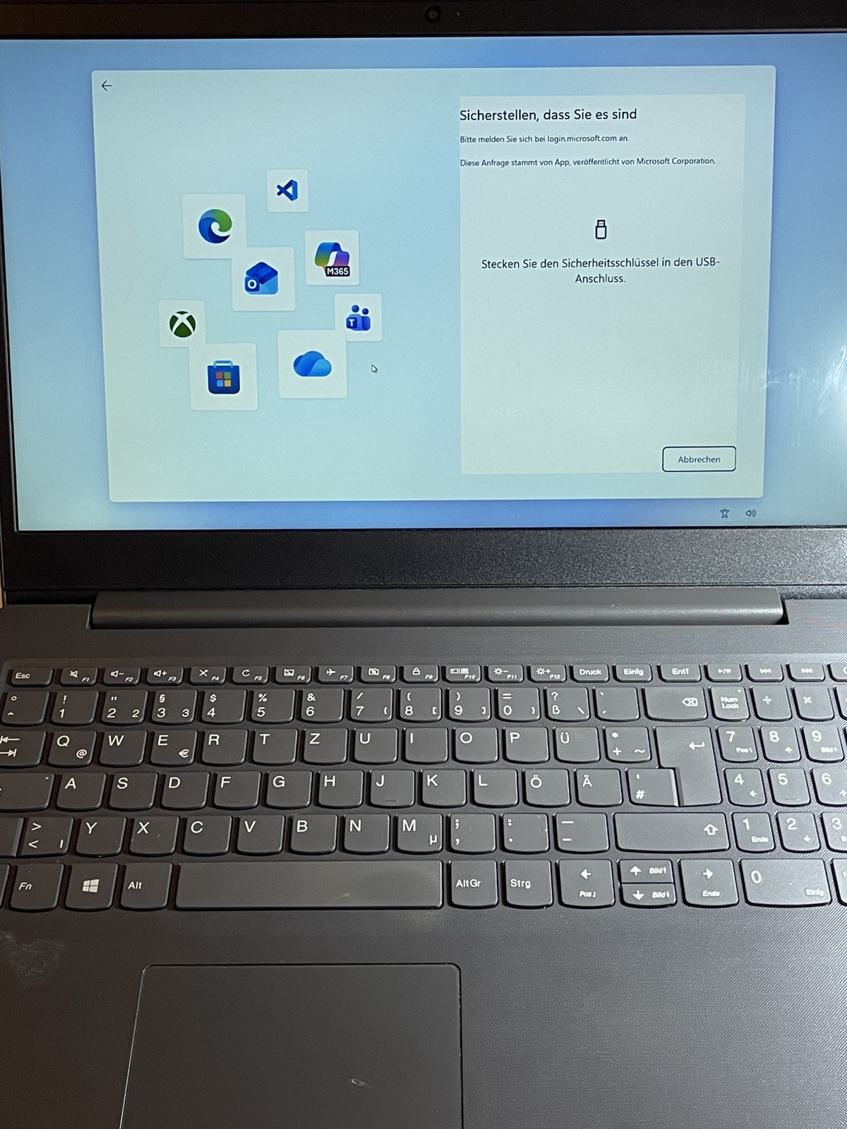 Lenovo V15-ADA 15.6 inch Laptop I Ryzen 3 I 8GB RAM I256GB SSDI Win 10