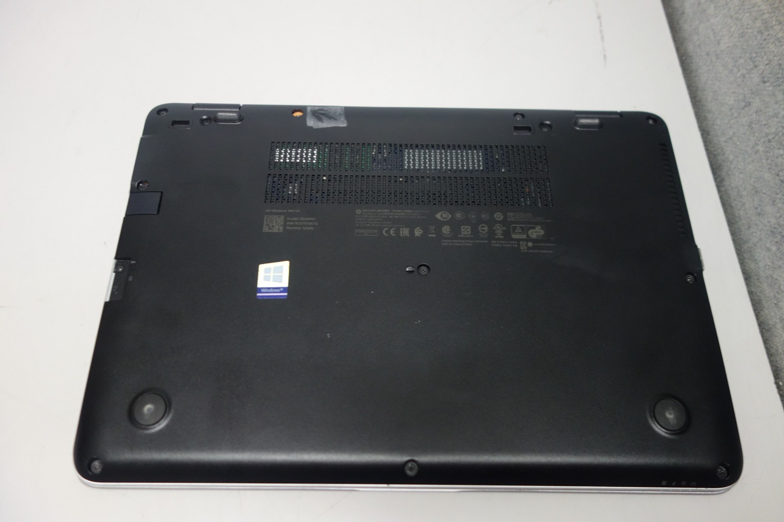 HP EliteBook 840 G4 [TOUCH] 14″ i5 2.8GHz 16GB/240GB m2SSD [NO OS] Laptop + AC