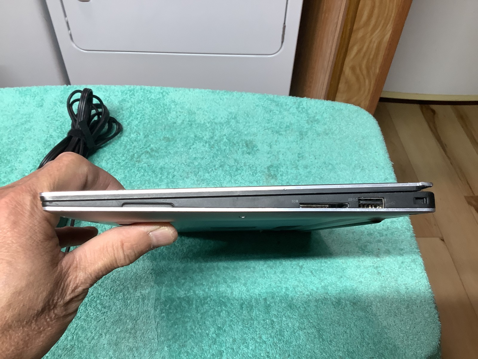 Dell XPS 9360, i5 7200u, 8 GB – 256 GB M2 NVMe SSD Windows 11 Pro # 5XK22G2