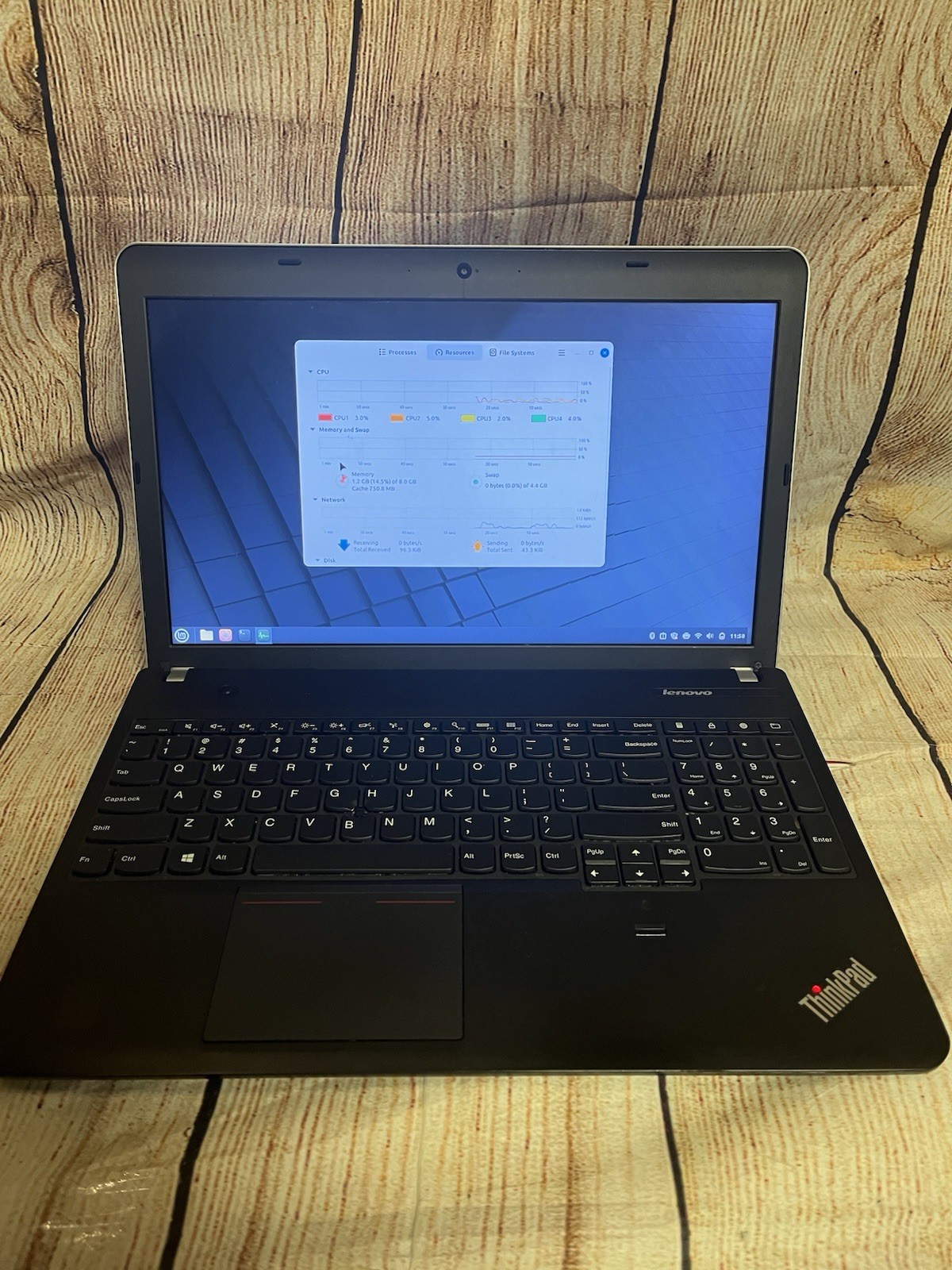 Lenovo ThinkPad E540 15.6″ i5-4200M 8GB RAM 128GB Linux Mint (READ)