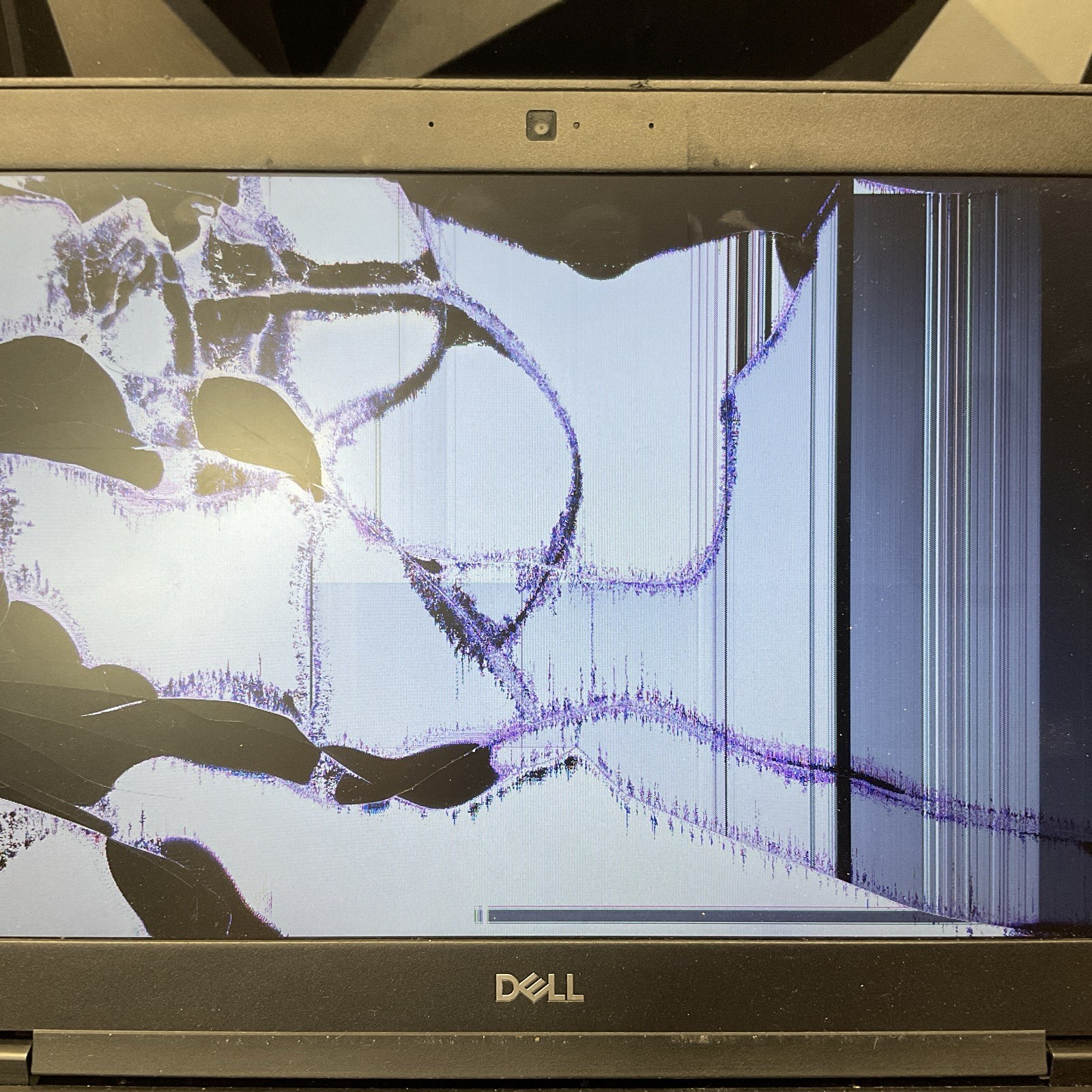 Dell Latitude 5490 / i5 8th Gen / BIOS Unlocked / Cracked Screen / No SSD / O10