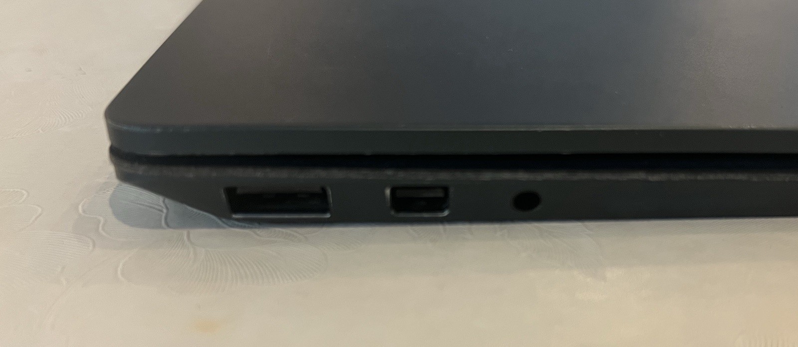 Microsoft Surface Laptop 2 1769 i5-8250U 8GB RAM 256GB 13.5″ + Surface Mouse