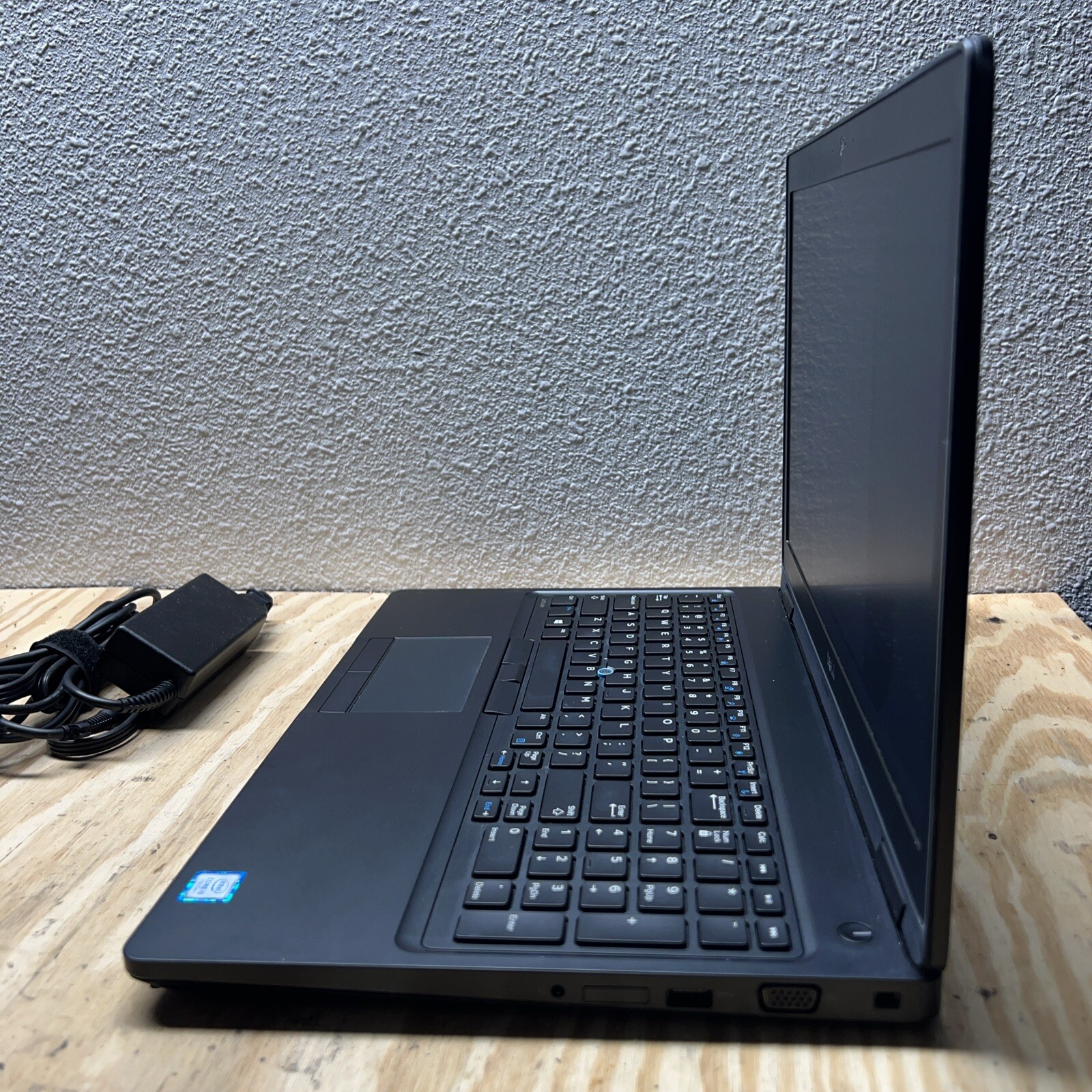 Dell Latitude 5580 i5-7440HQ 2.8GHz 16GB 16GB WIN 11 PRO 15″ Laptop. Read