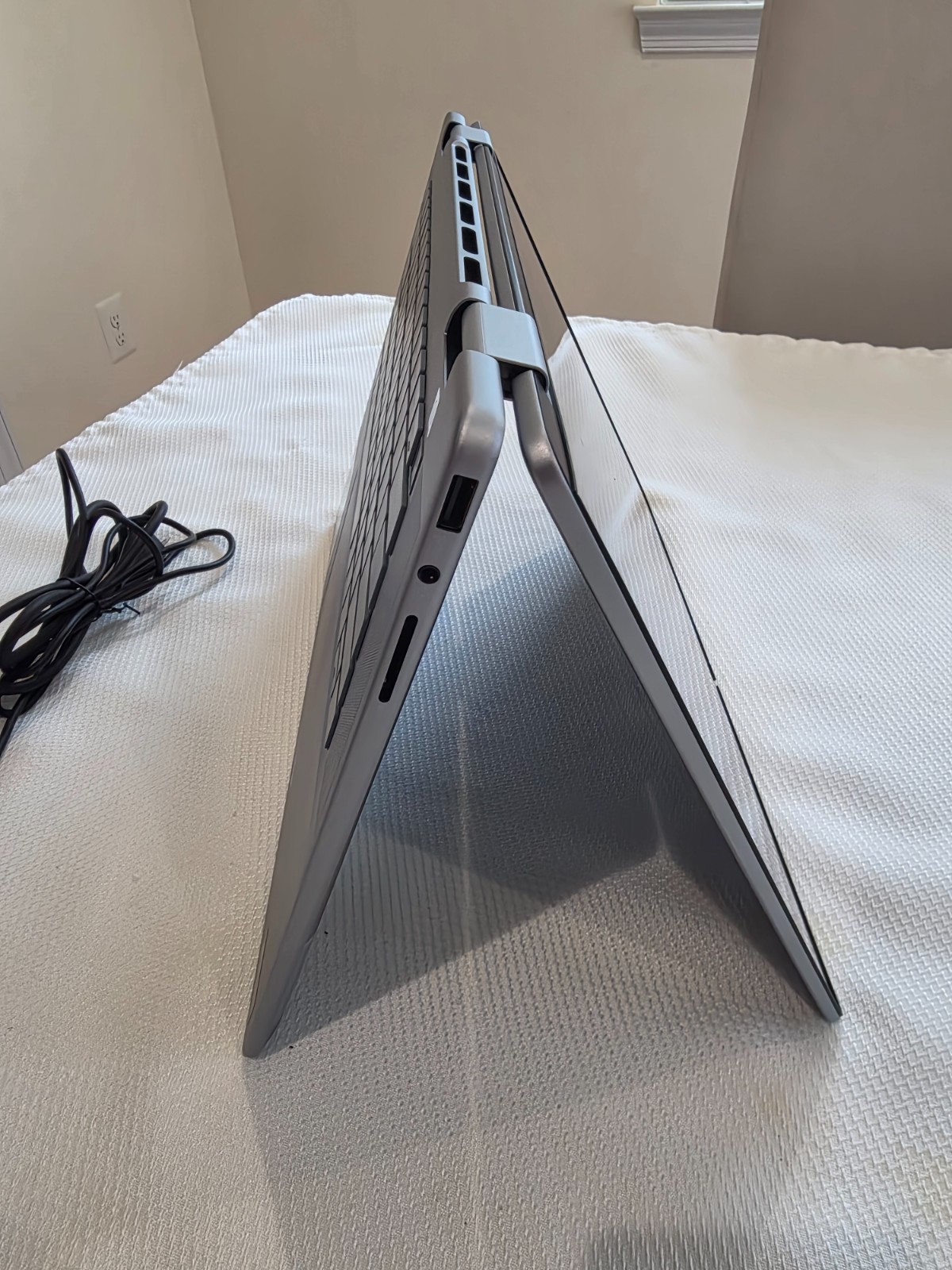Dell Inspiron 16 7640 2-in-1 QHD Touch 90Hz Ultra 7 155H 16GB RAM 1TB SSD