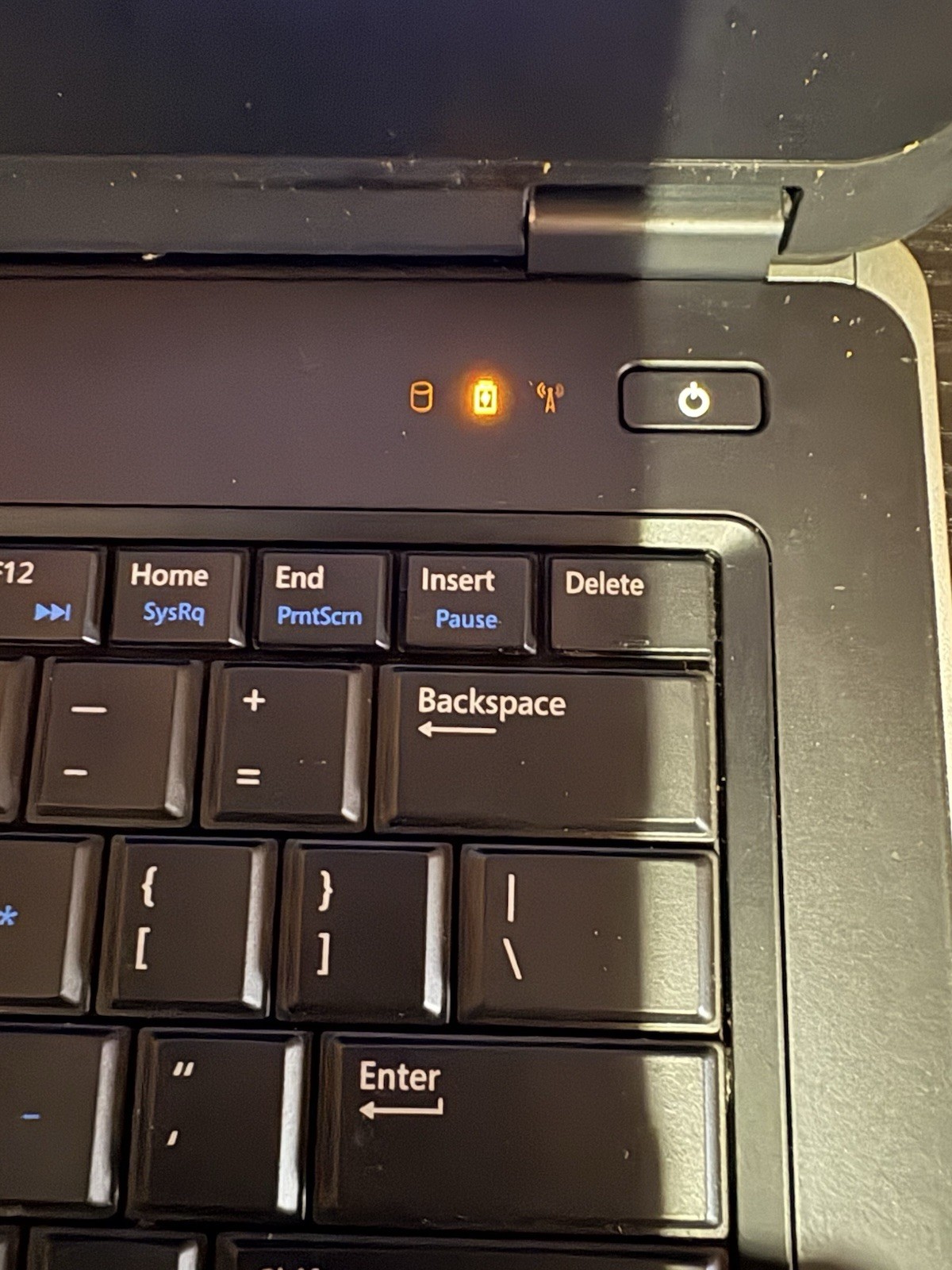 Dell Latitude E6440 14″ HD (Intel Core i5-4310M, 4GB RAM, 320GB HDD) Laptop