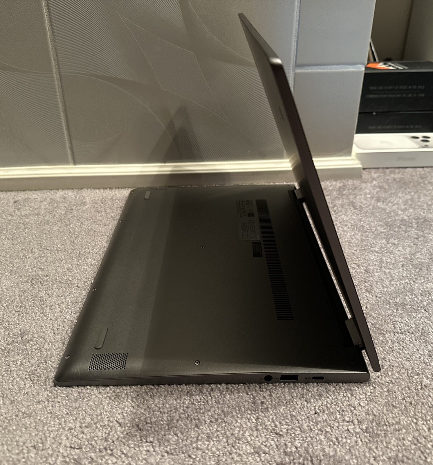 Lenovo Chromebook C340-15.6 2-in-1 Touch i3-8130U 4GB RAM 64GB eMMc Chrome OS