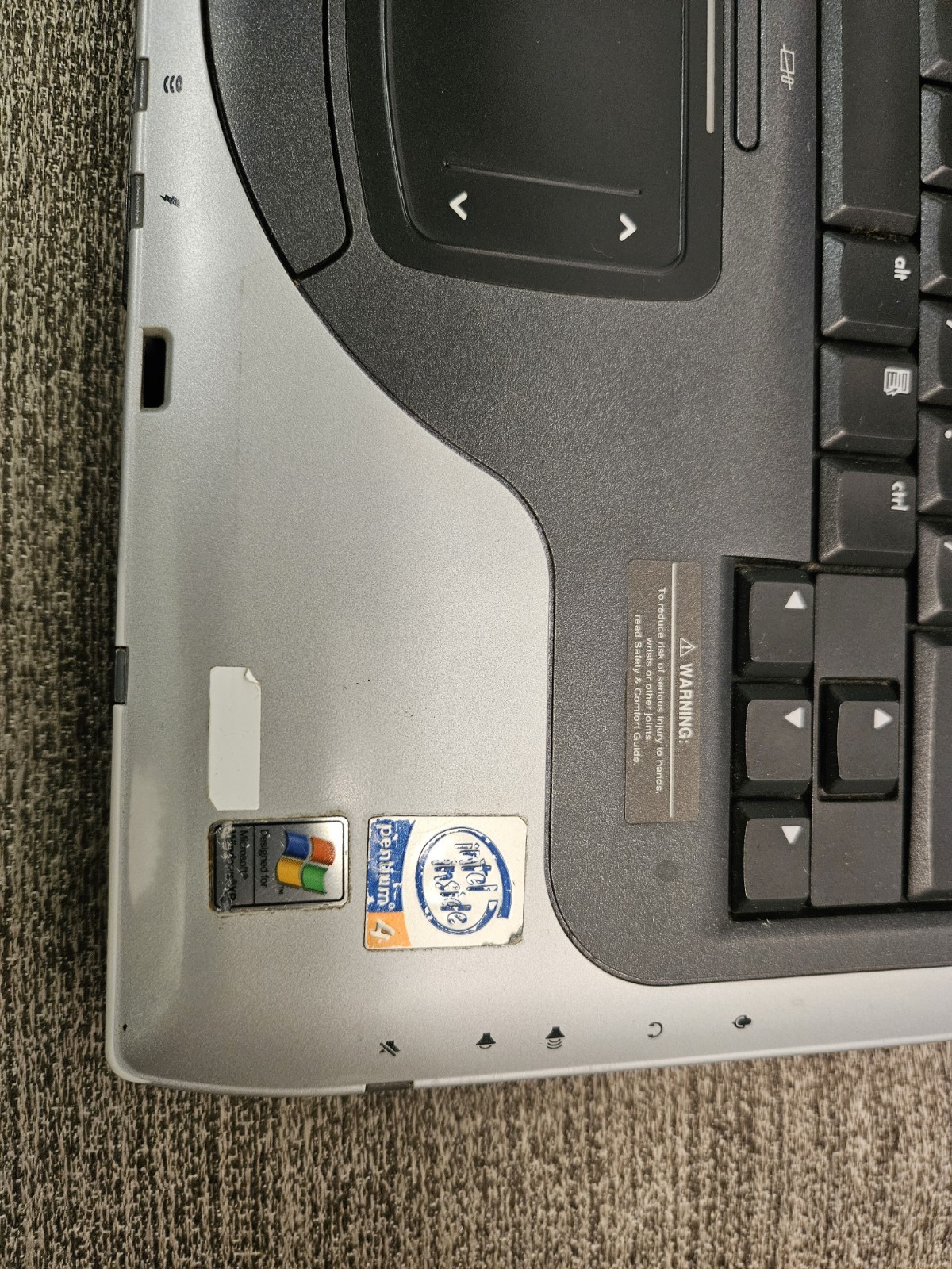 Vintage HP Compaq Presario 2500 Pentium 4 512MB RAM 3.3GB HDD FOR PARTS ONLY