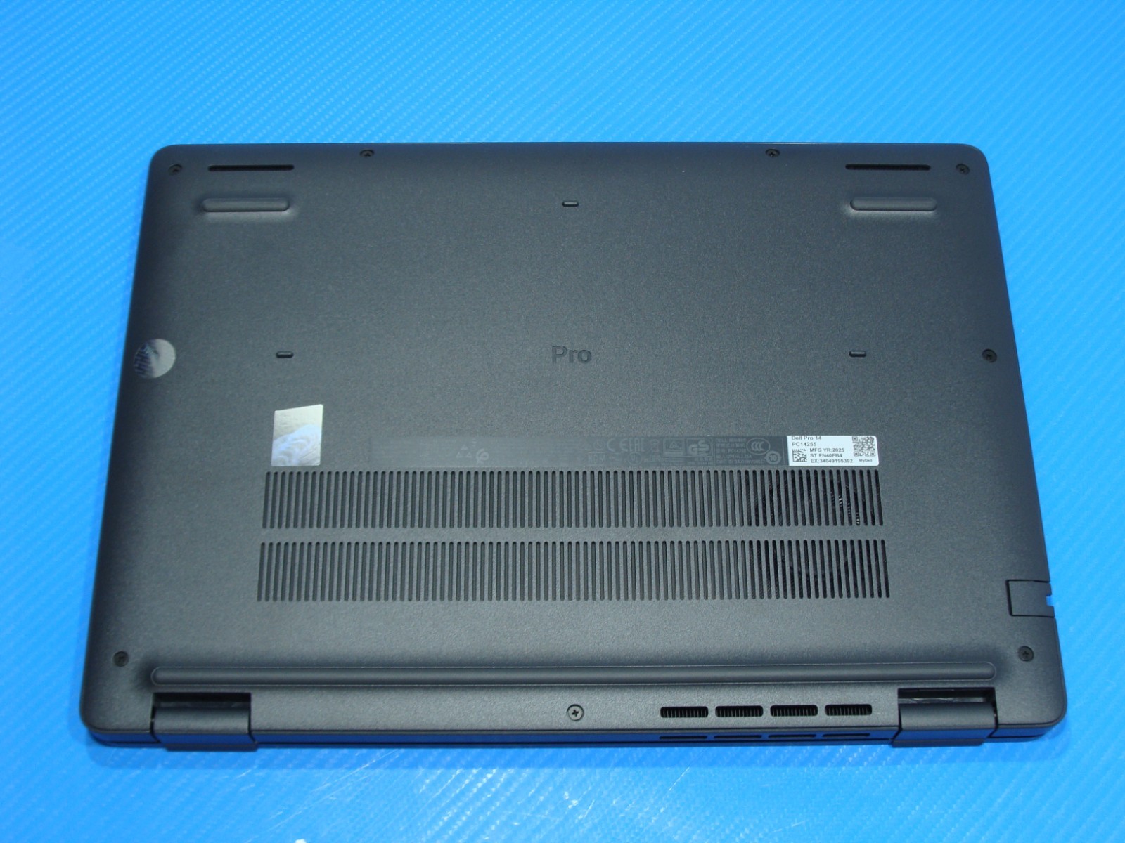 Dell Pro 14 PC14255 14″ FHD+ AMD RYZEN 5 220 3.2GHz 8GB 256GB 740M Win 11Pro +PA