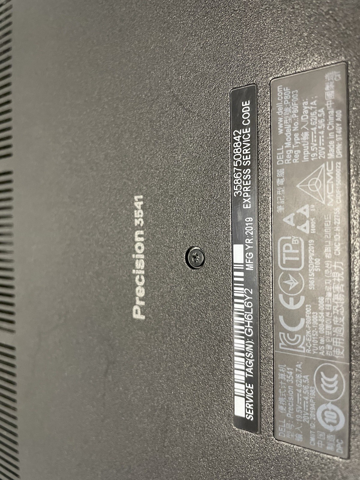 Dell Precision 3541 Mobile Workstation Intel(R) Core(TM)i7-9850H CPU @2.6 GHz 39