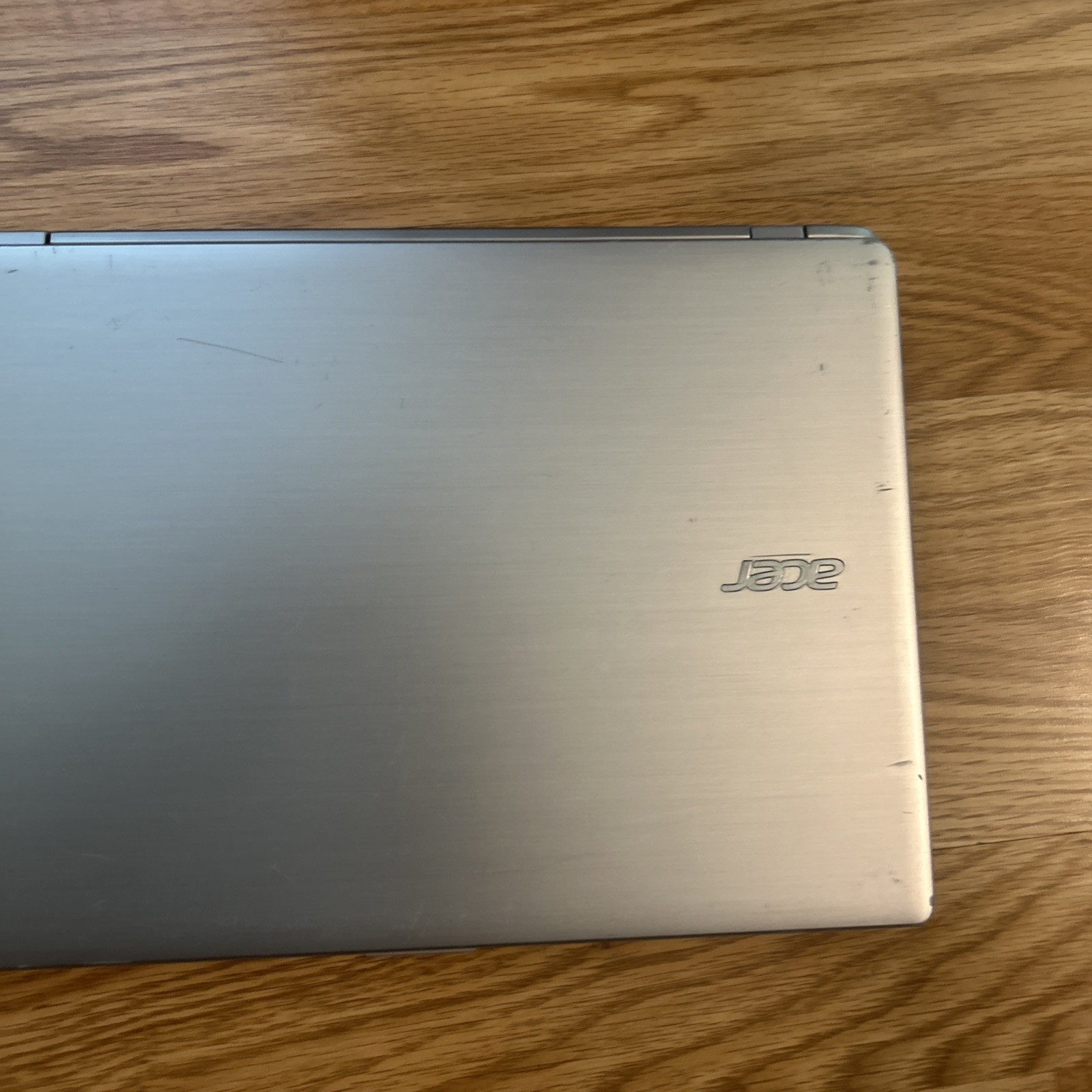 Acer Aspire V5 122p 0408 Laptop AMD Dual-Core A4-1250 4 GB Storage 11.6″ Read!!!