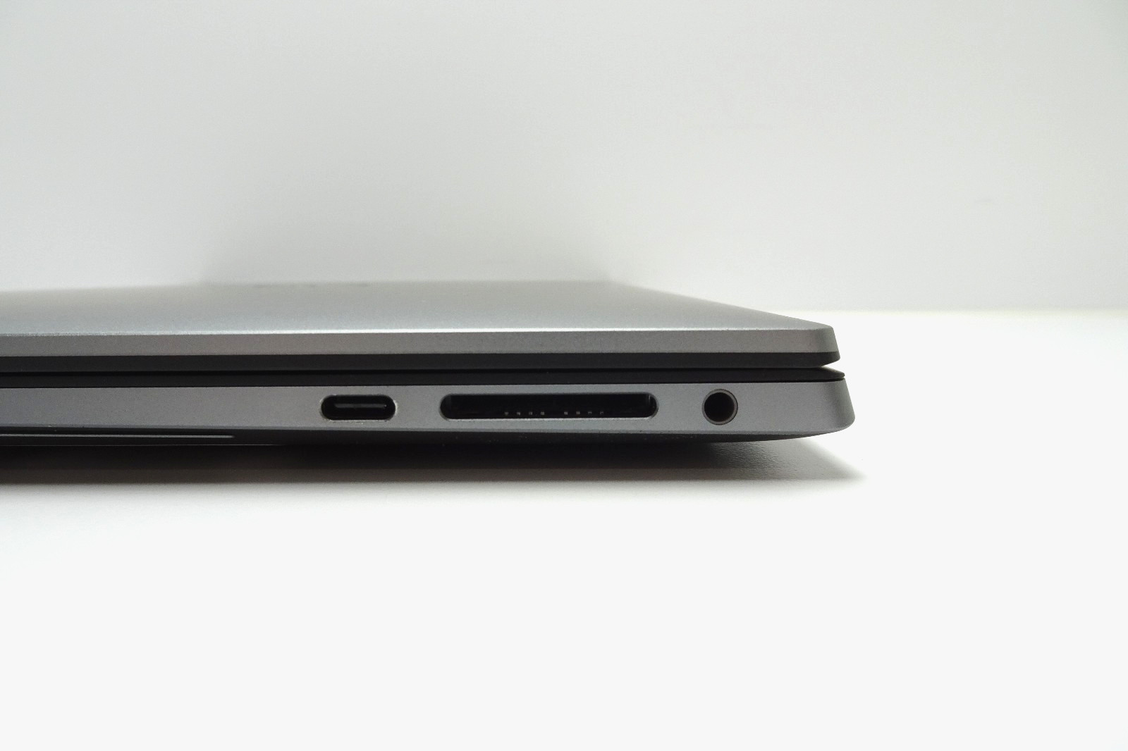 Dell Precision 5570 Laptop | i7-12700H | 8GB RAM | 512GB NVMe | LINUX | READ