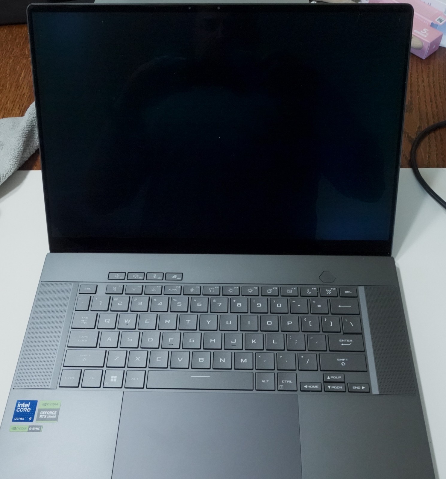 asus rog zephyrus g16 rtx 4090 OLED 240 hz Intel I9 185h 32gb DDR5 RAM 2 TB SSD