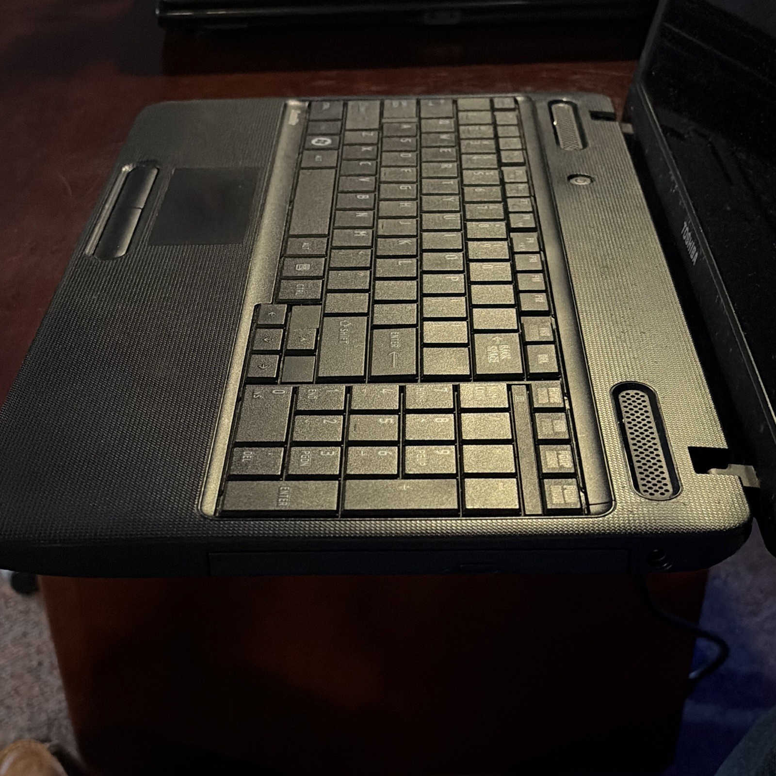 Toshiba Satellite C655D-S5303 15.6″ AMD E 1.60GHz 4GB 320GB Win 7 Black
