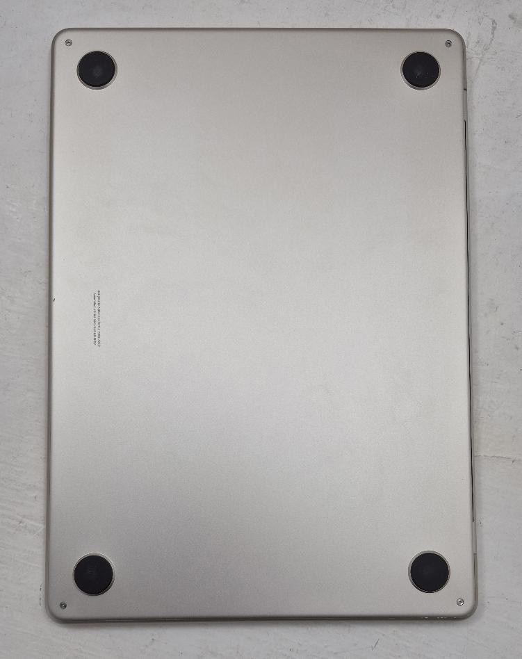 Apple A2681 Macbook Air 8GB Ram 256GB SSD M2 13.6″ Laptop w/ Charger – Starlight