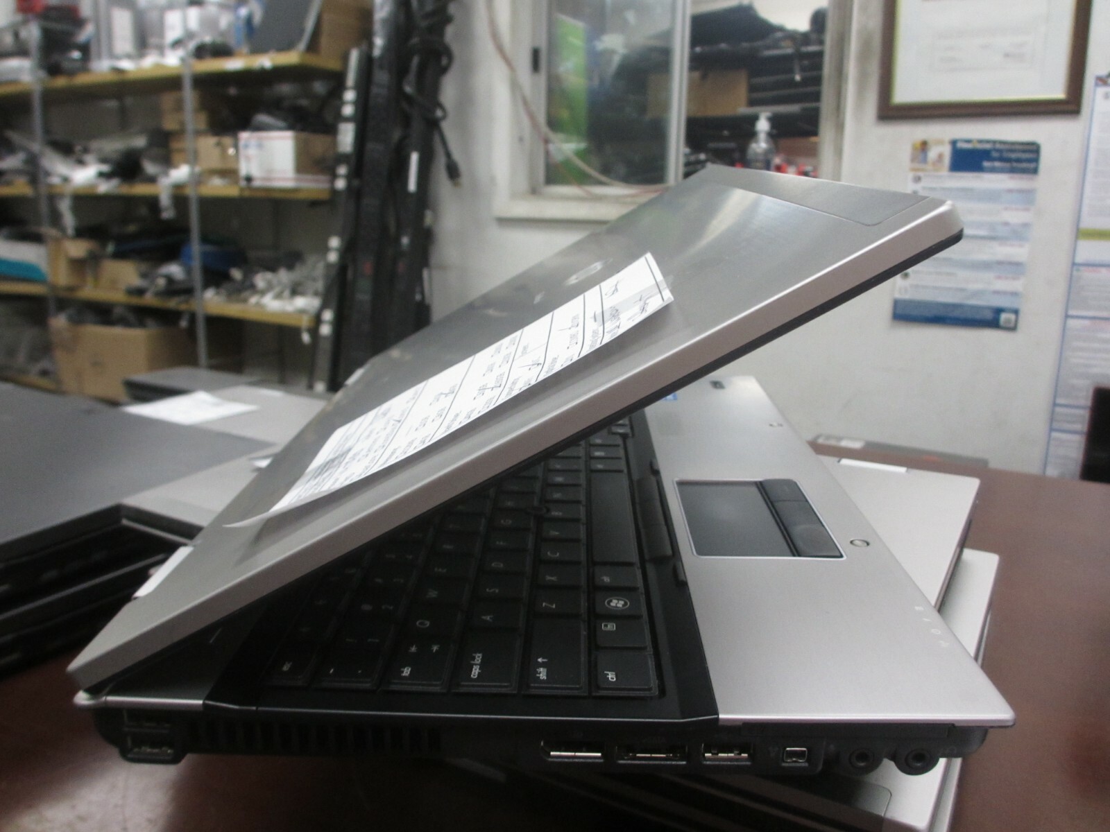 HP ELITEBOOK 8540P i5 M560 2.67GHz 8GB 160GB DVD-RW Laptop w/ AC [NO WEBCAM/OS]