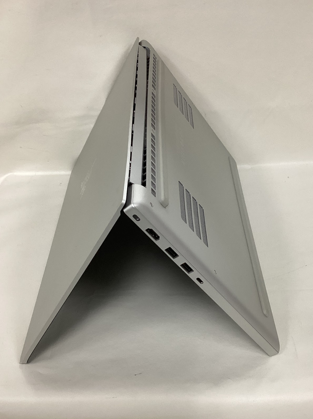 Razer Blade 15 Base 15.6″ 4K OLED Laptop (i7-10750H, RTX 2070, 16GB, 512GB SSD)