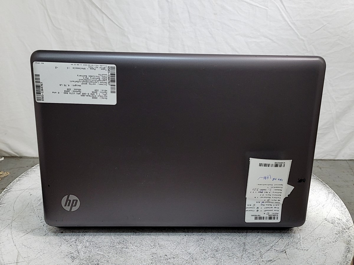 HP 2000-425NR Notebook PC A7A79UA-ABA Laptop AMD E-300 APU 2GB 320GB SEE NOTES
