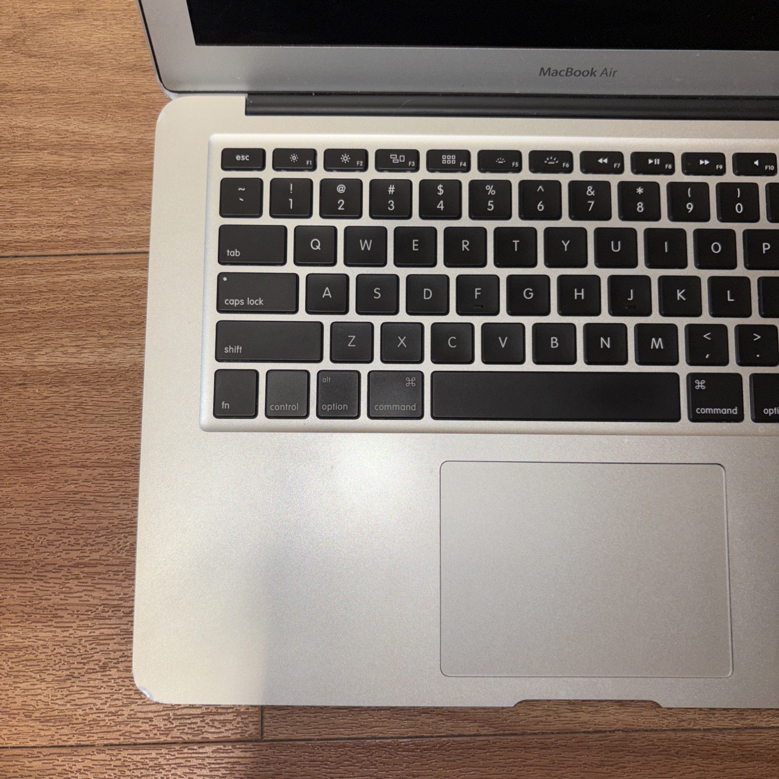 13″ Apple MacBook Air Mid 2013 – 4 GB, i5-4250U 1.3 Ghz – NO POWER