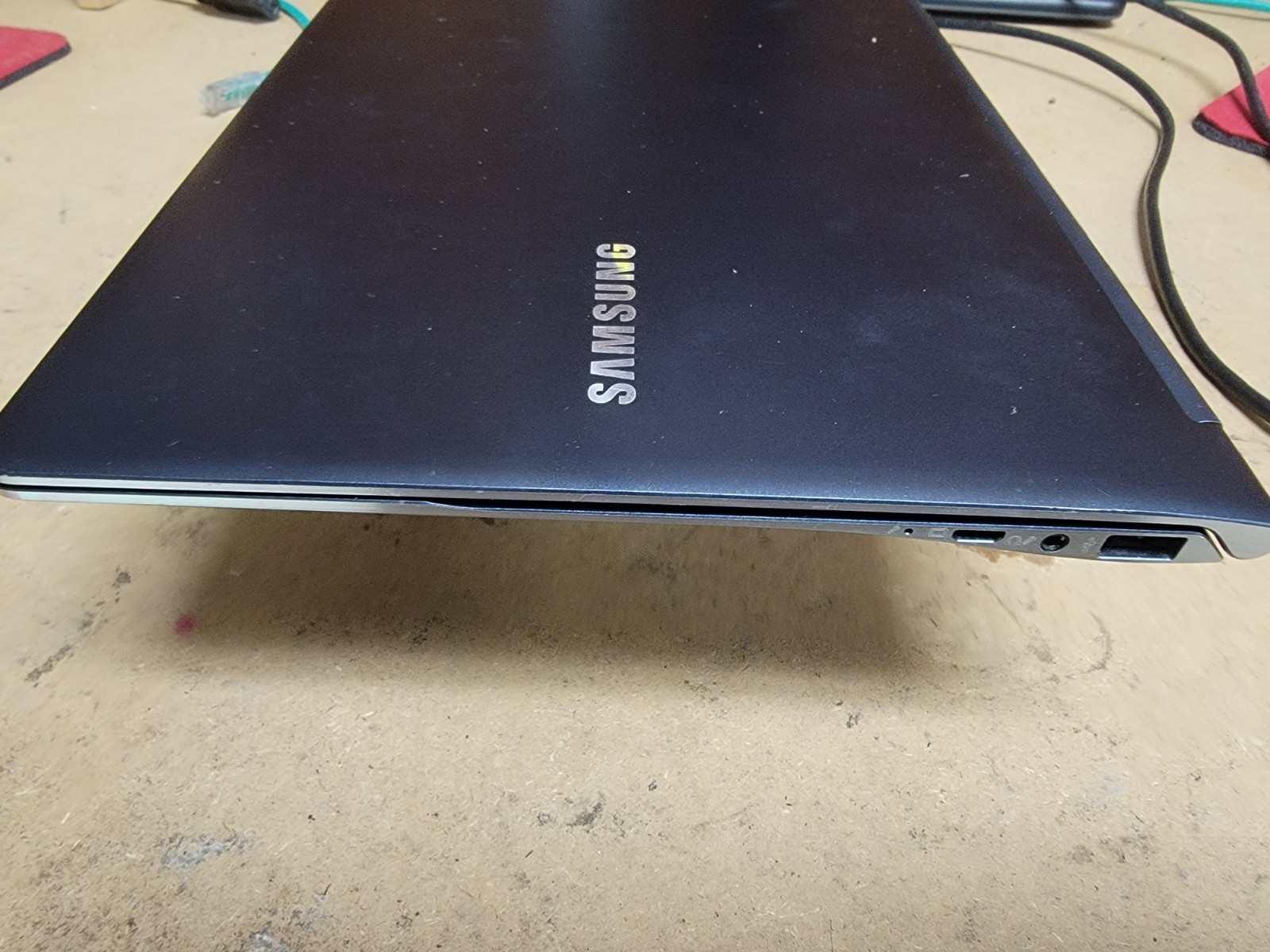 Samsung Notebook NP900X3B 13.3″ Laptop i5-2467M 4GB RAM 128GB SSD Win 7 Home Pre