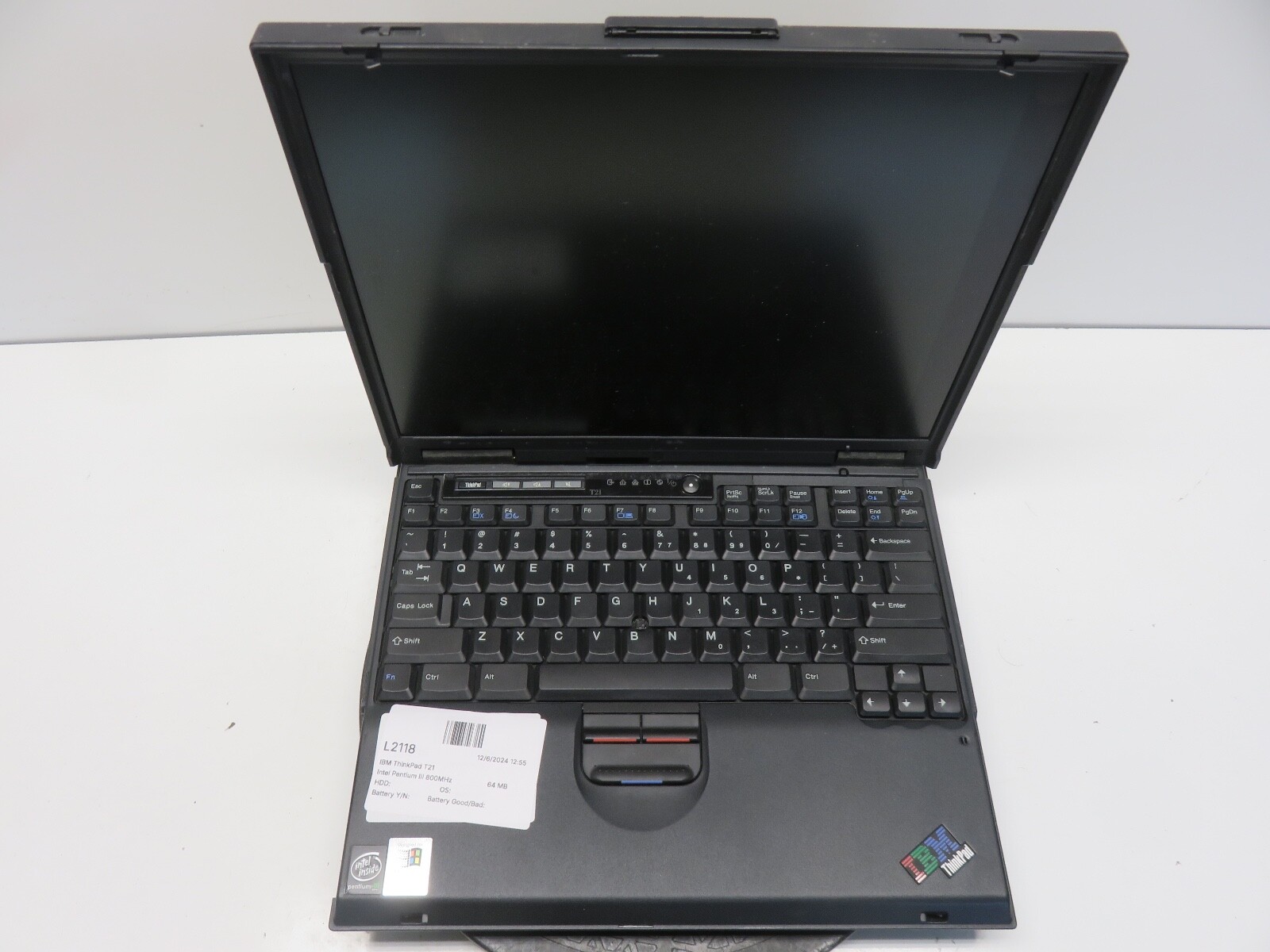 IBM ThinkPad T21 Intel Pentium III 800MHz 64 MB NO HDD No Batt