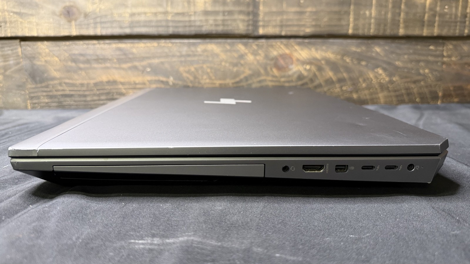 HP ZBook 17 G6 i7-9850H 256GB SSD + 240GB SSD, 32GB RAM W10 NVIDIA RTX 4000