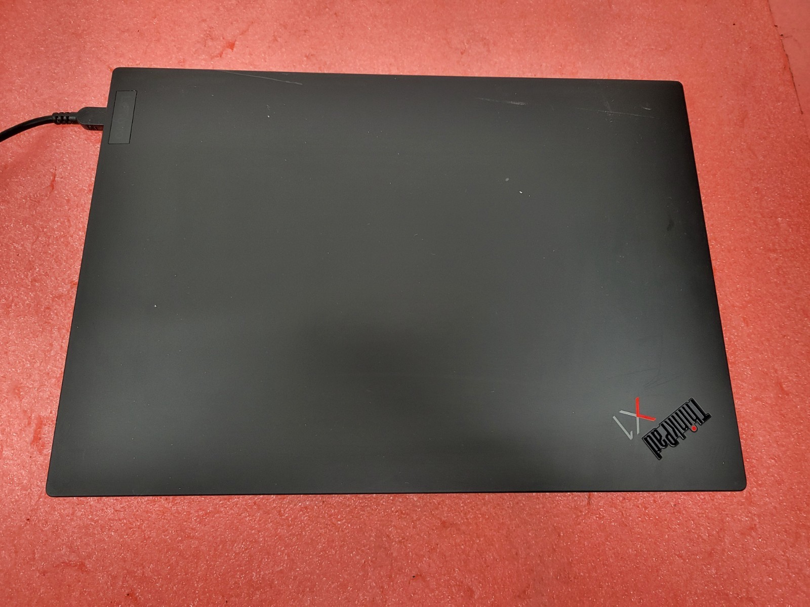 Lenovo ThinkPad X1 Carbon Gen 10 14″ i7-1270P 16GB RAM 512GB SSD | C973