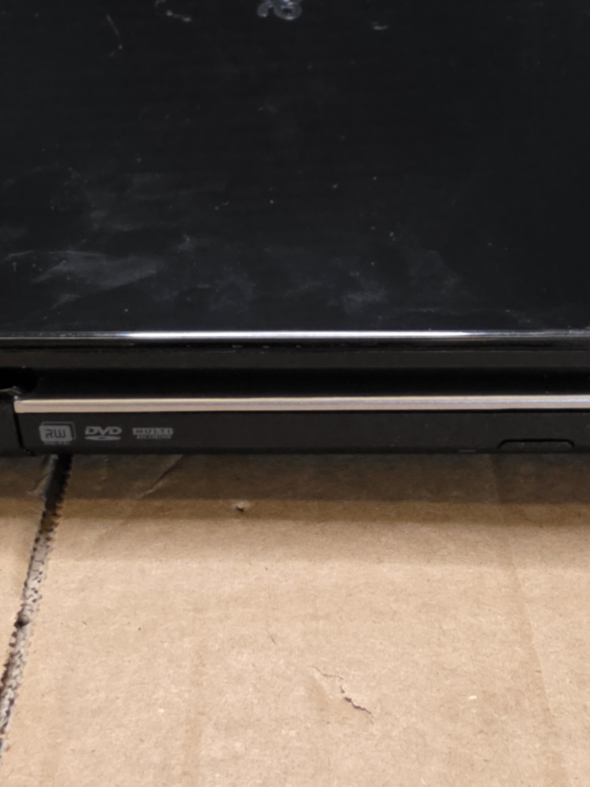 Aspire V3-551-8887 Laptop, Windows 10 AMD A8-4500M 4GB RAM 465GB HD NO BATTERY