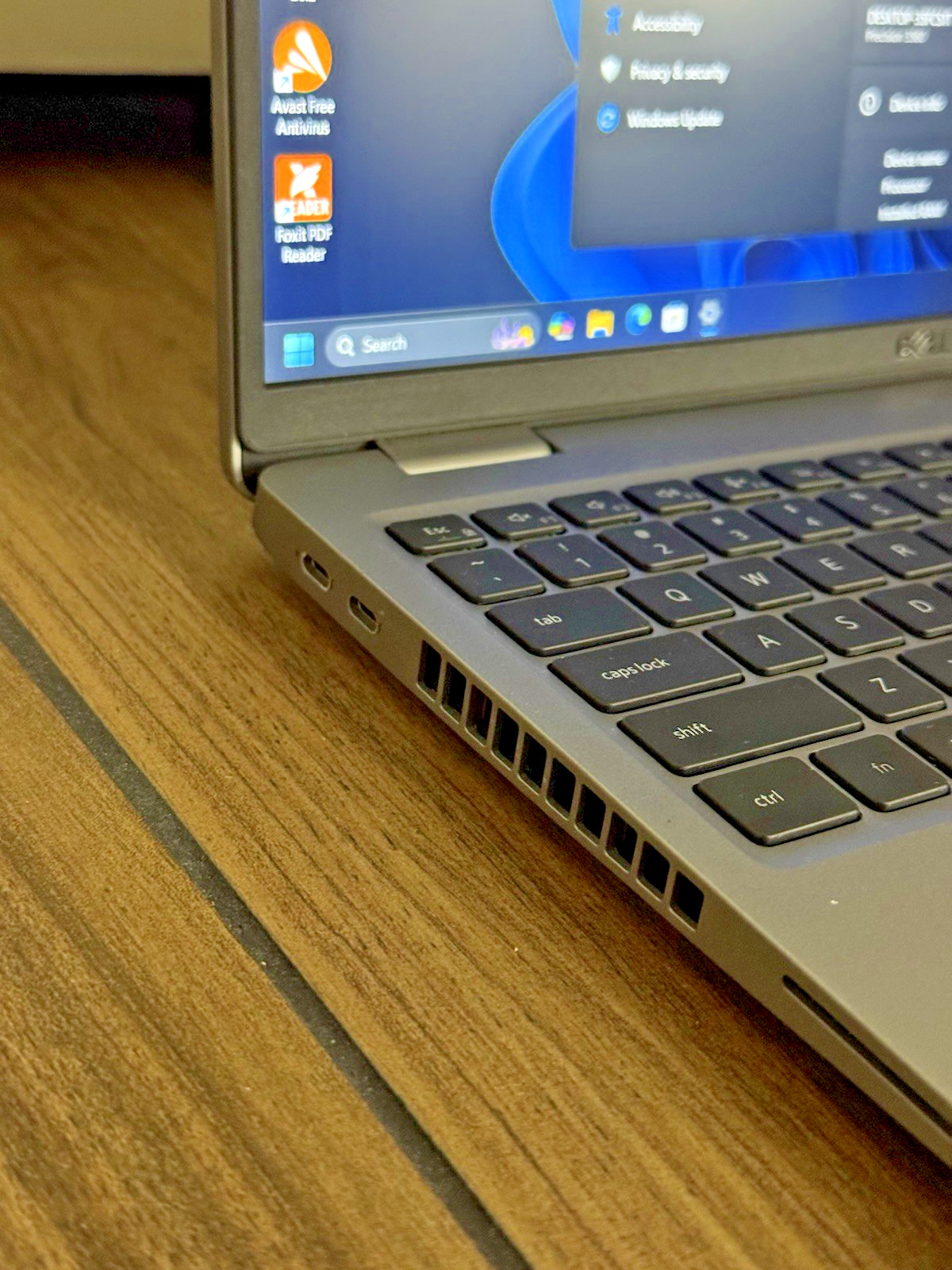Dell Precision 3560 i5-1145G7 32GB Ram 1TB SSD – Good