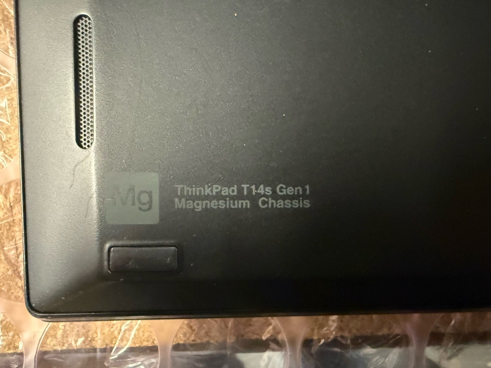 Lenovo ThinkPad T14s Gen 1 w/ AMD Ryzen 5 Pro 4650U 2.1 GHz 8GB RAM No OS/AC/SSD
