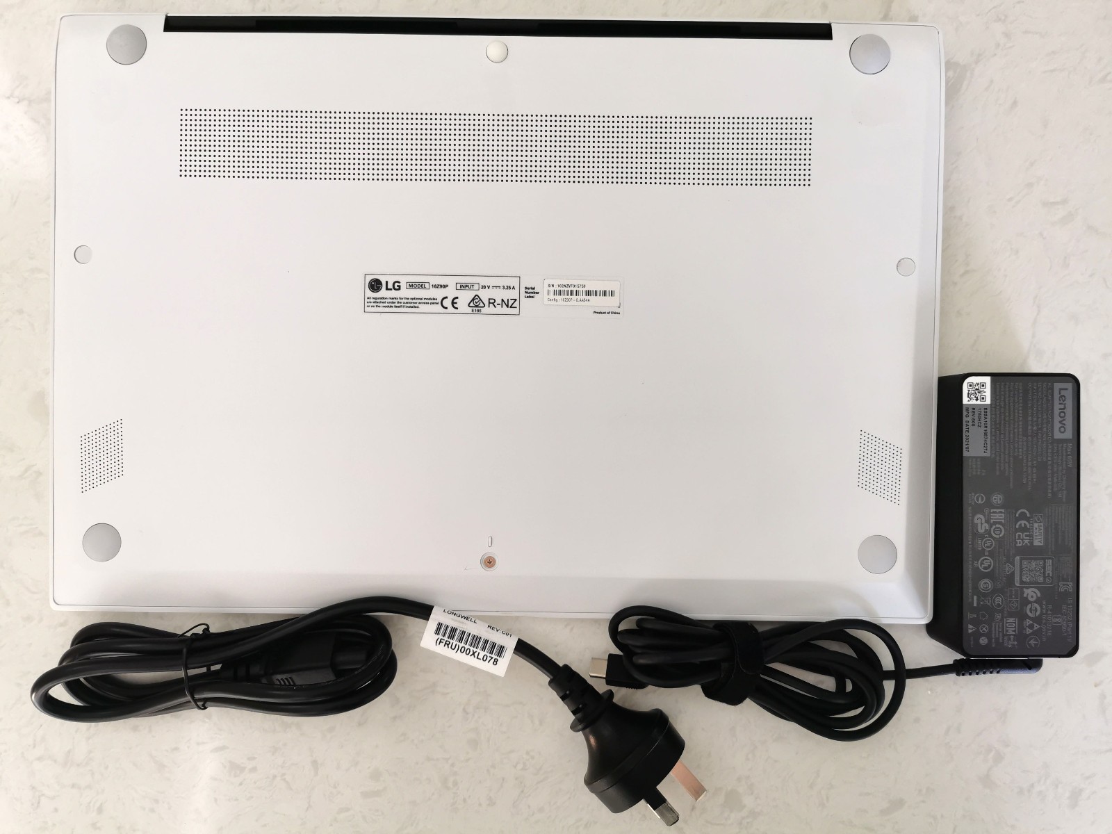 White LG Gram i5-1135G7 16GB DDR4 512GB or 1-2TB SSD 2K 16″ Lightweight Laptop