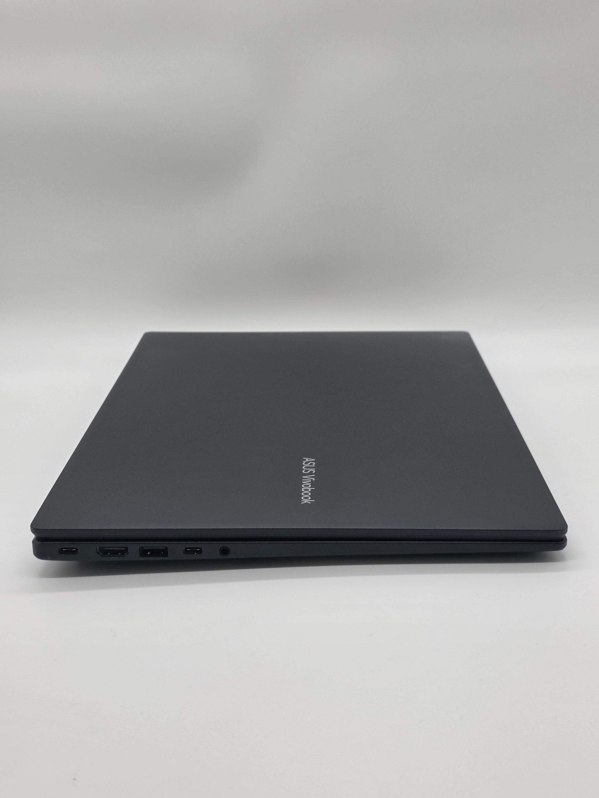 Asus VivoBook 16 Ryzen AI 5 16GB RAM 512GB SSD 15.6″ Laptop Used
