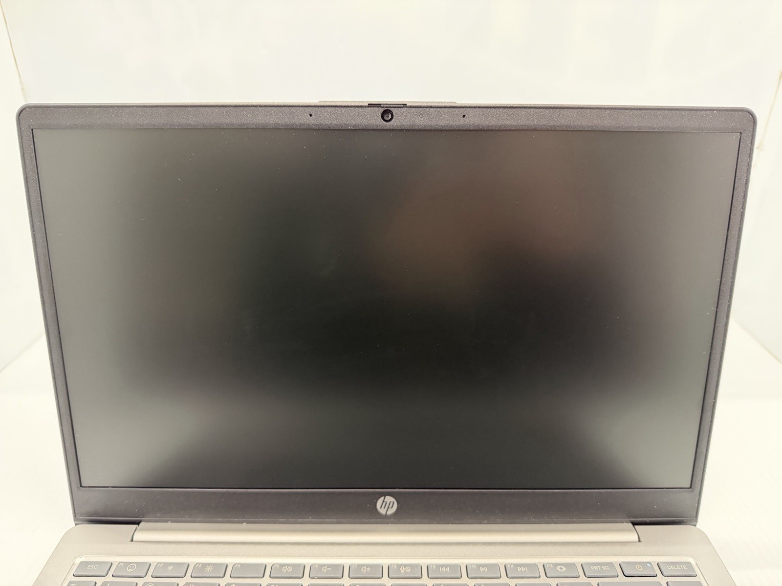 HP 14” Windows 11 256GB SSD 4GB RAM AMD RYZEN 3 7320U @ 2.40GHz 14-EM0349NR