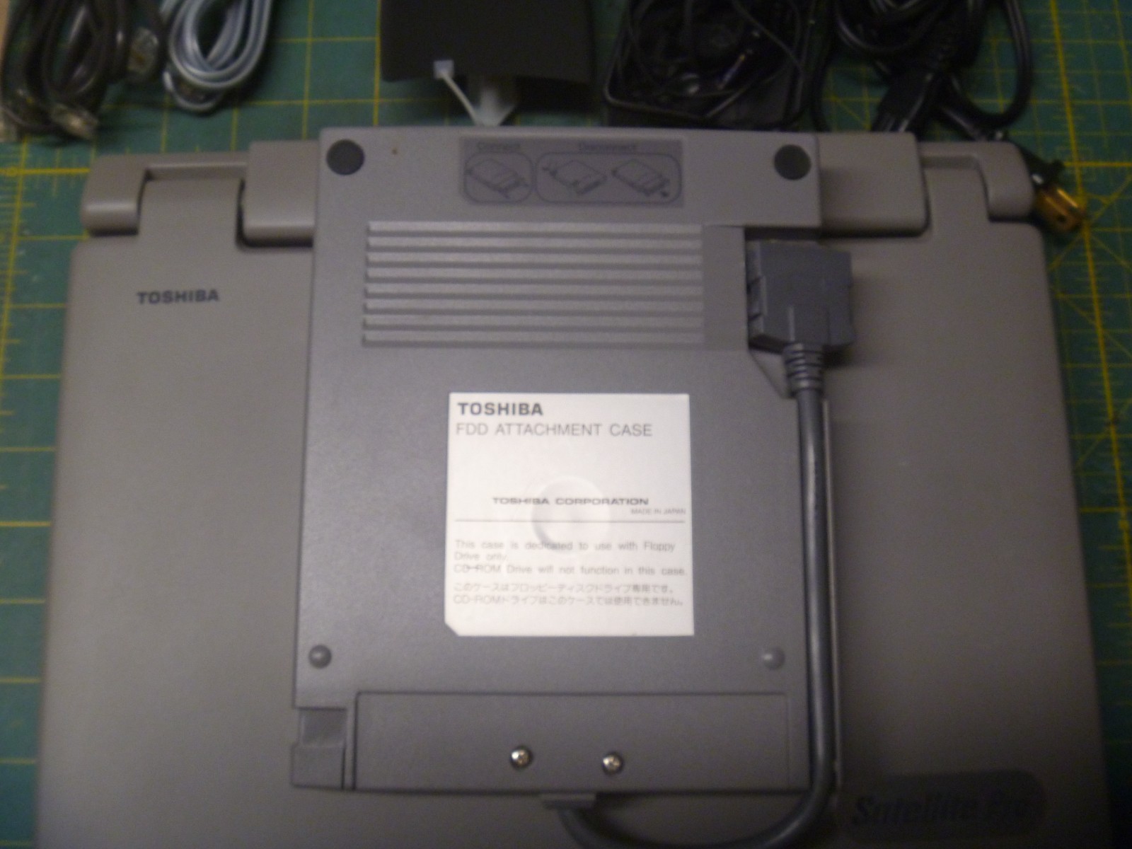 Toshiba Satellite Pro 425CDT, working W95, CD, Floppy, Cords, Case, MSworks
